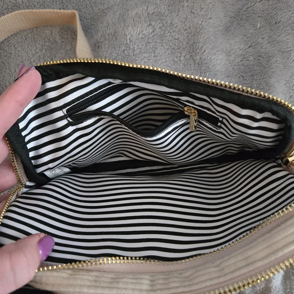 Cream Courdory Rad Rev Wallet Crossbody Bag - Picture 3 of 3